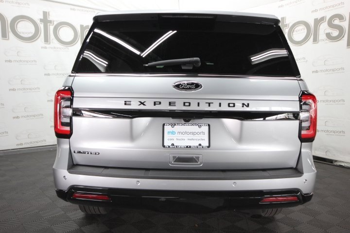 Used 2024 Ford Expedition Limited image 4