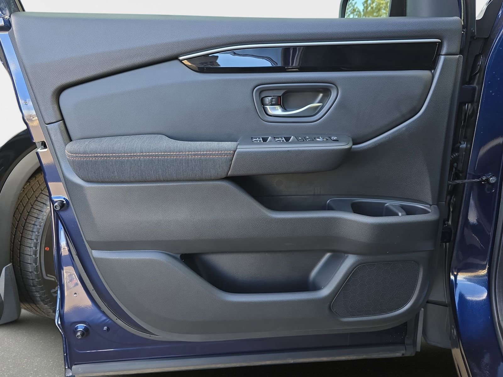 Certified 2025 Honda Pilot Sport image 26