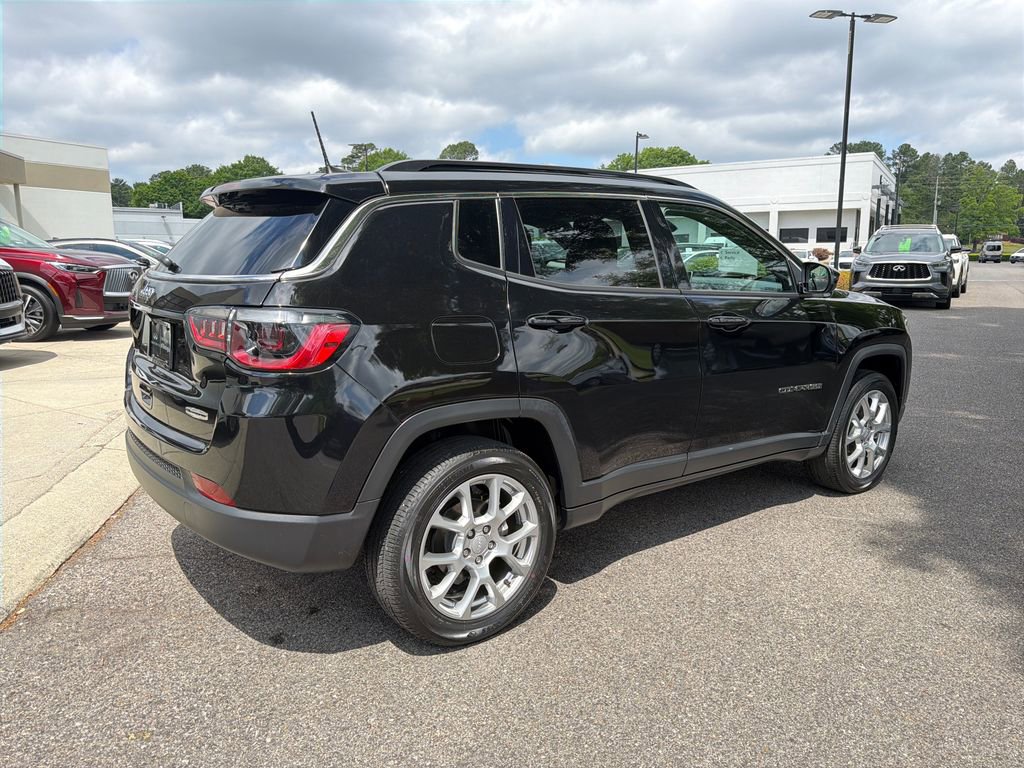 Used 2023 Jeep Compass Latitude AWD/4WD image 18