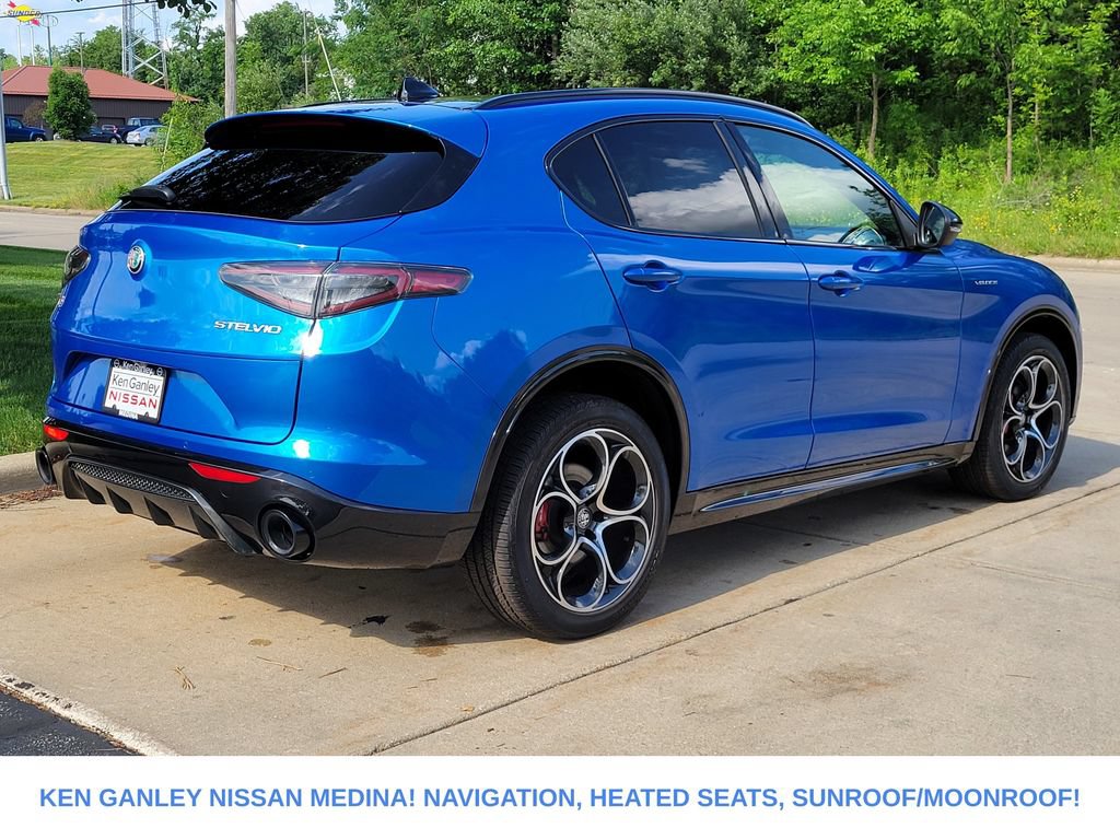 Used 2024 Alfa Romeo Stelvio Veloce AWD/4WD image 3