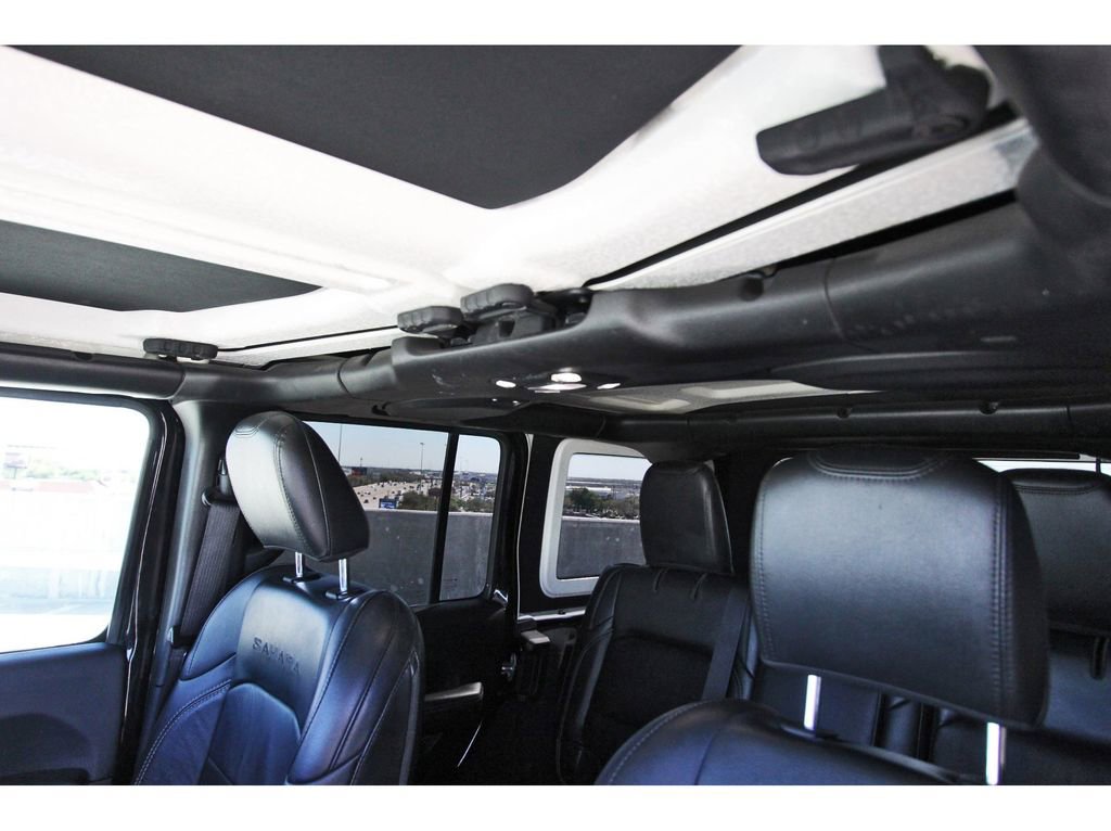 Used 2019 Jeep Wrangler Unlimited Sahara image 23