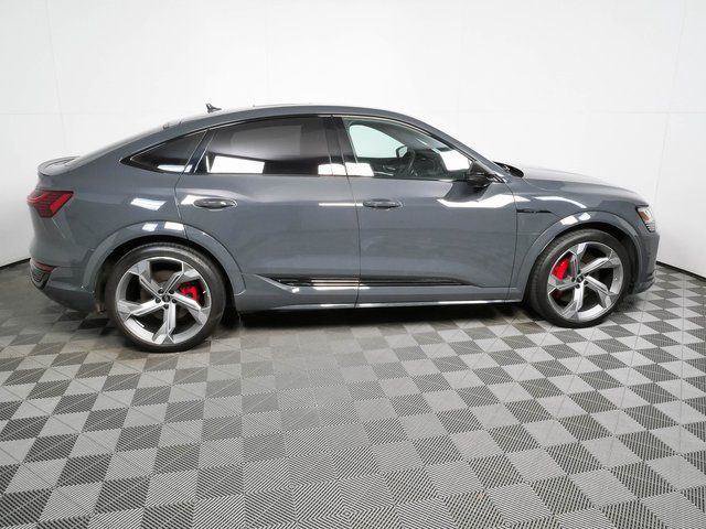 Used 2024 Audi SQ8 e-tron Premium Plus w/ Black Optic Package AWD/4WD image 2