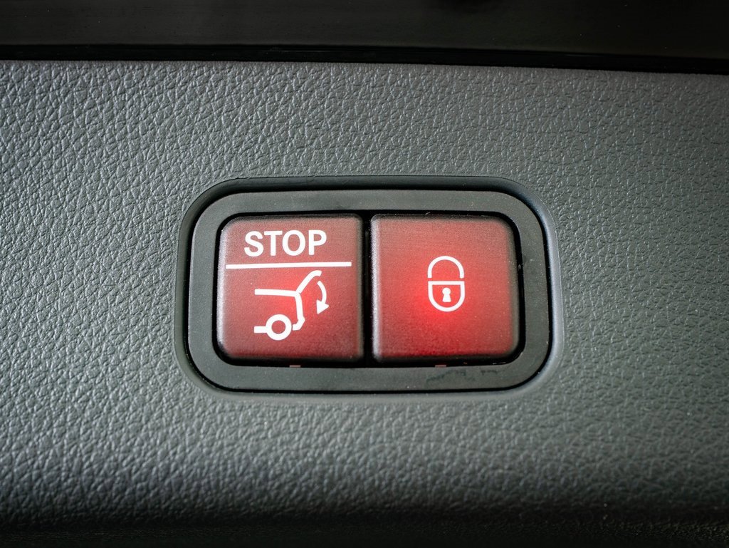 Certified 2025 Mercedes-Benz GLC 300 GLC 300 image 21