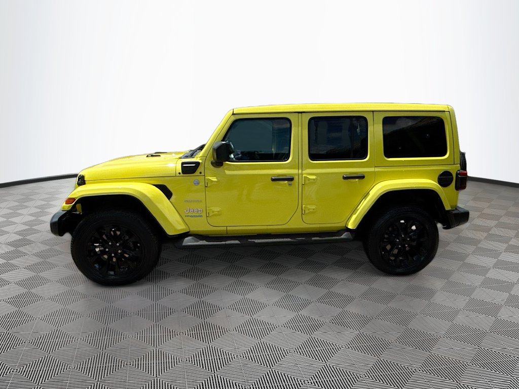 Used 2022 Jeep Wrangler Unlimited Sahara w/ Cold Weather Group AWD/4WD image 9