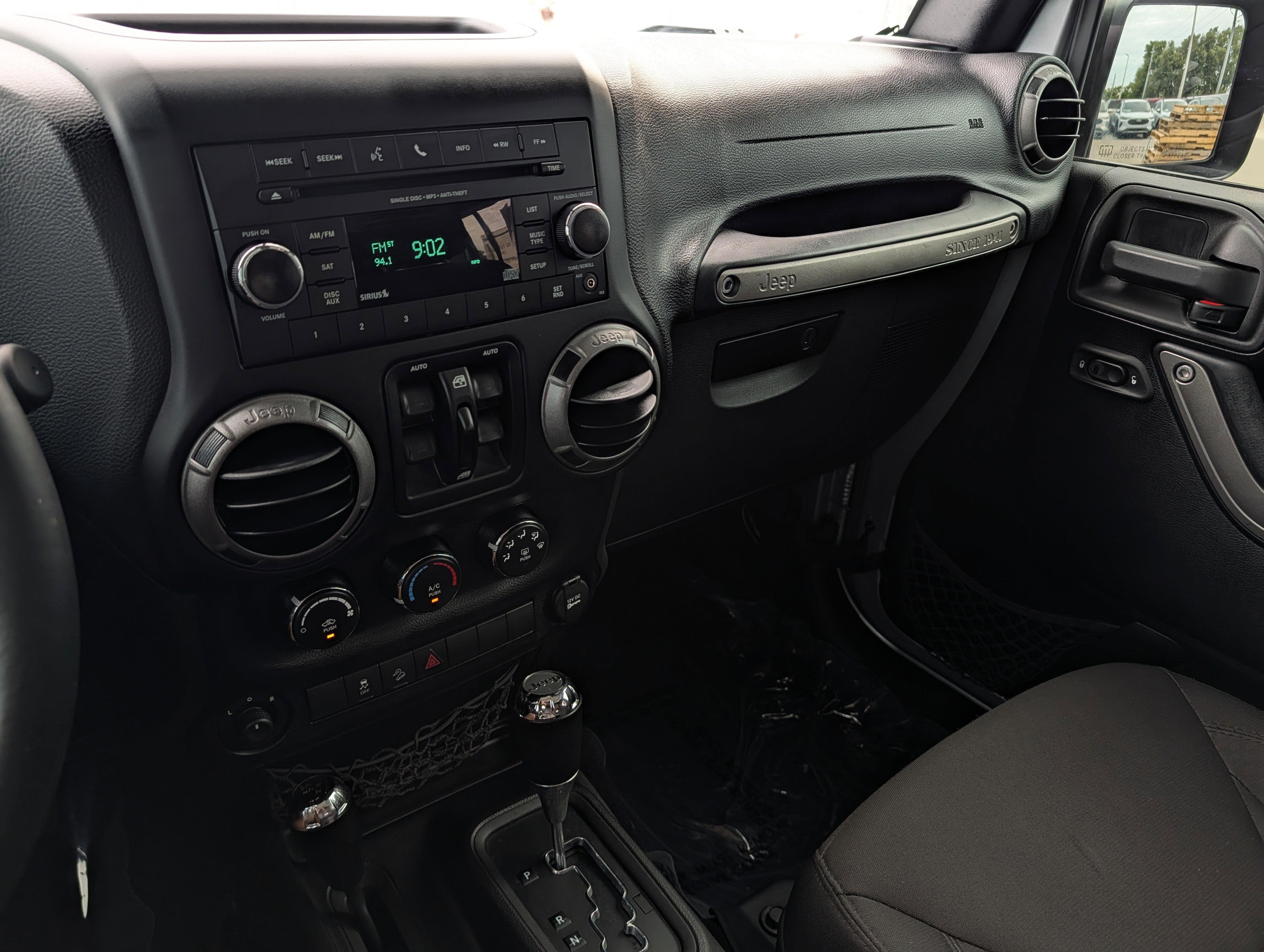 Used 2015 Jeep Wrangler Unlimited Sport w/ Quick Order Package 24S AWD/4WD image 28