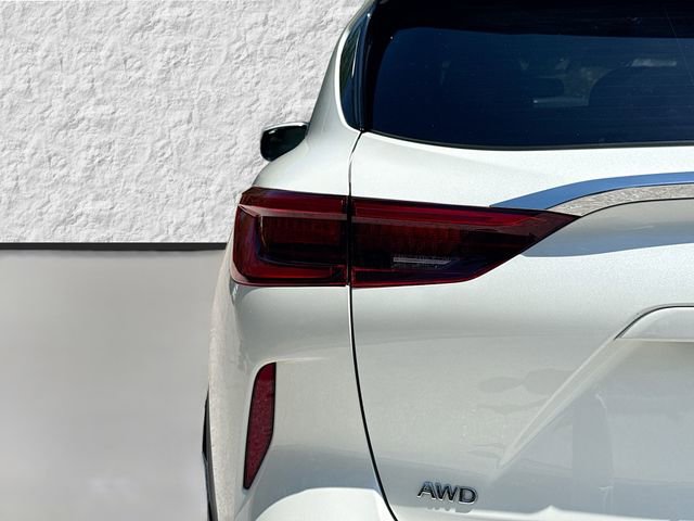 Used 2021 INFINITI QX50 Autograph w/ Premium White Leather Package image 10