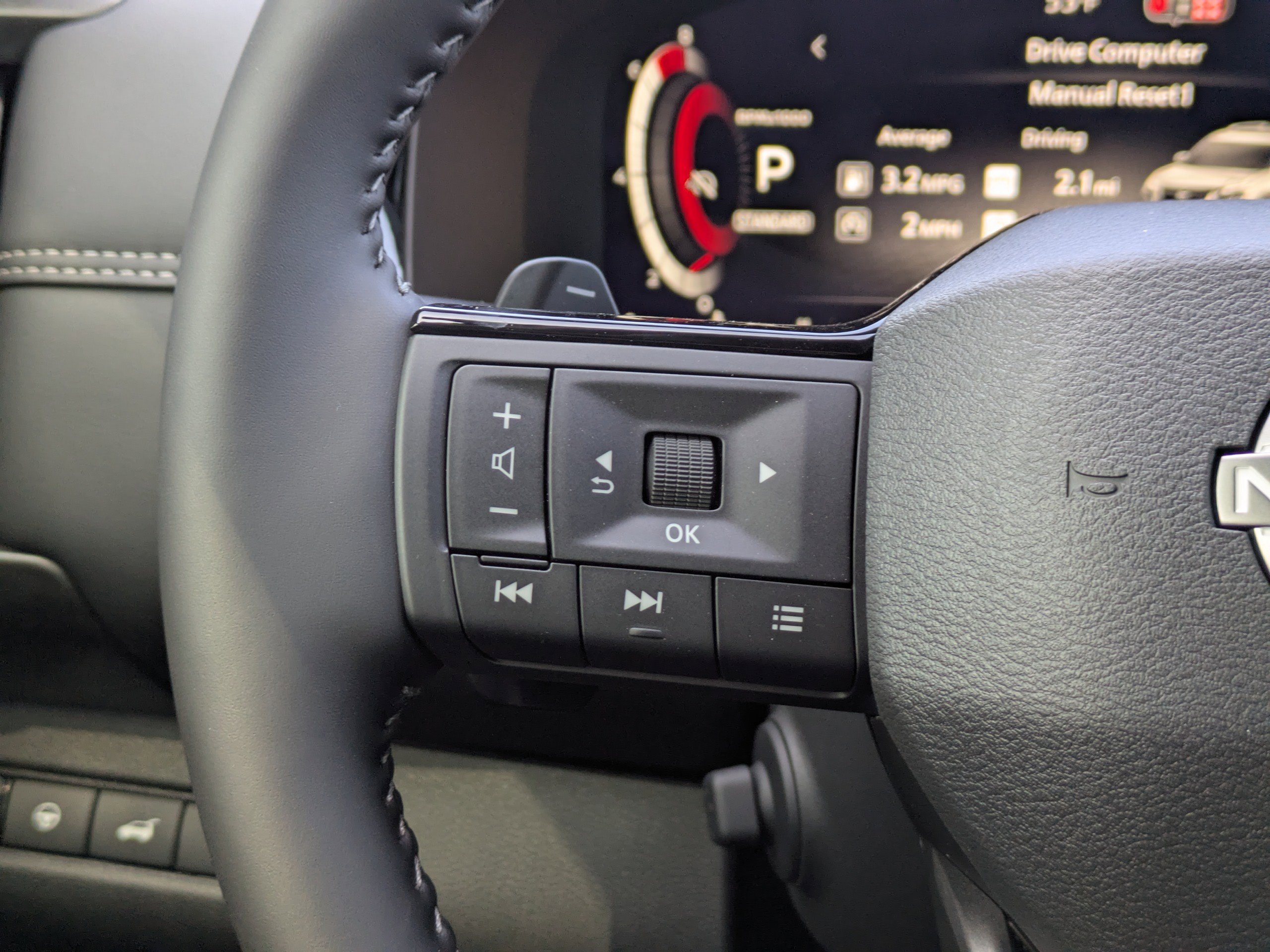 New 2026 Nissan Pathfinder Platinum FWD image 30