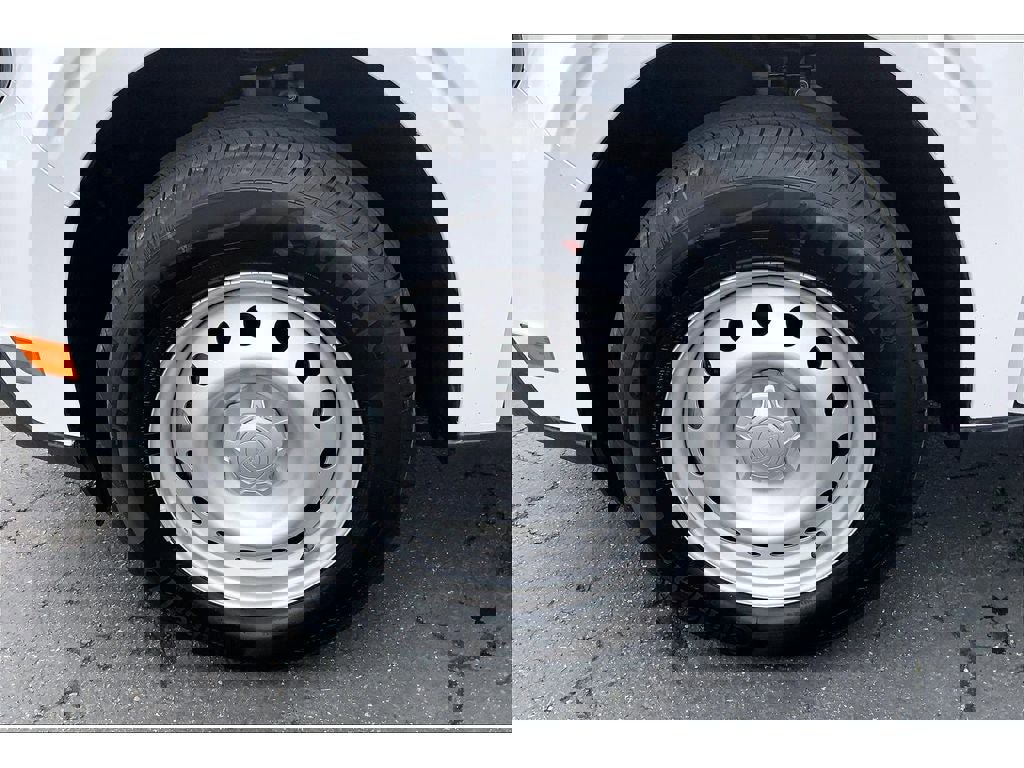 New 2025 Ford Maverick XL w/ 4K Tow Package image 28