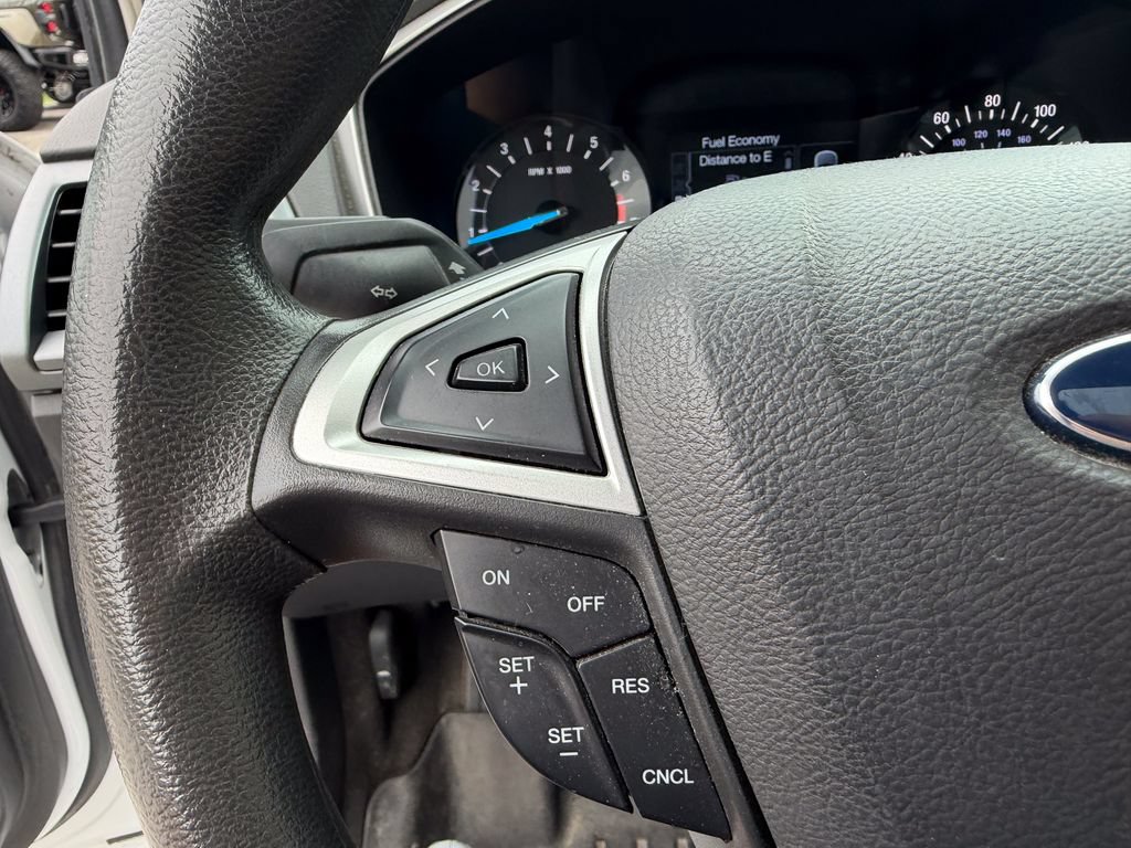 Used 2015 Ford Fusion SE FWD image 21