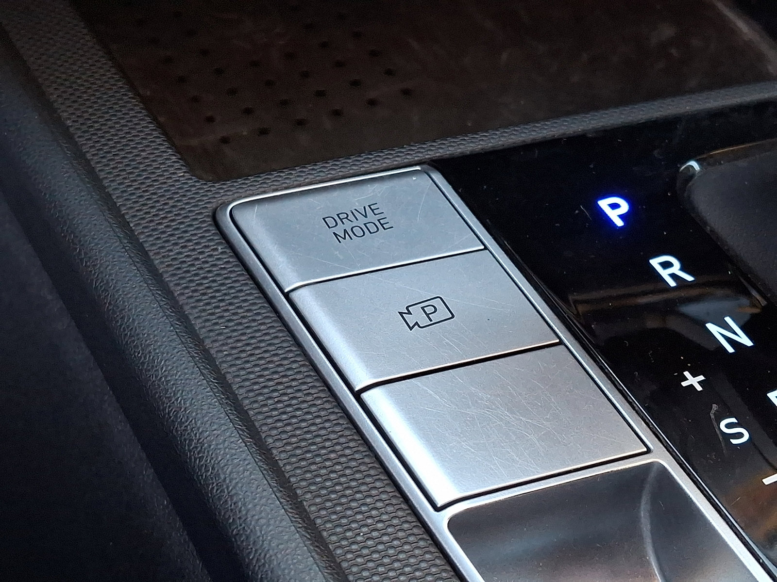 Certified 2023 Hyundai Elantra Limited w/ Preferred Accessory Package image 27