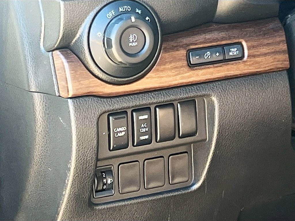 Used 2024 Nissan Titan Platinum Reserve w/ Moonroof Package AWD/4WD image 10
