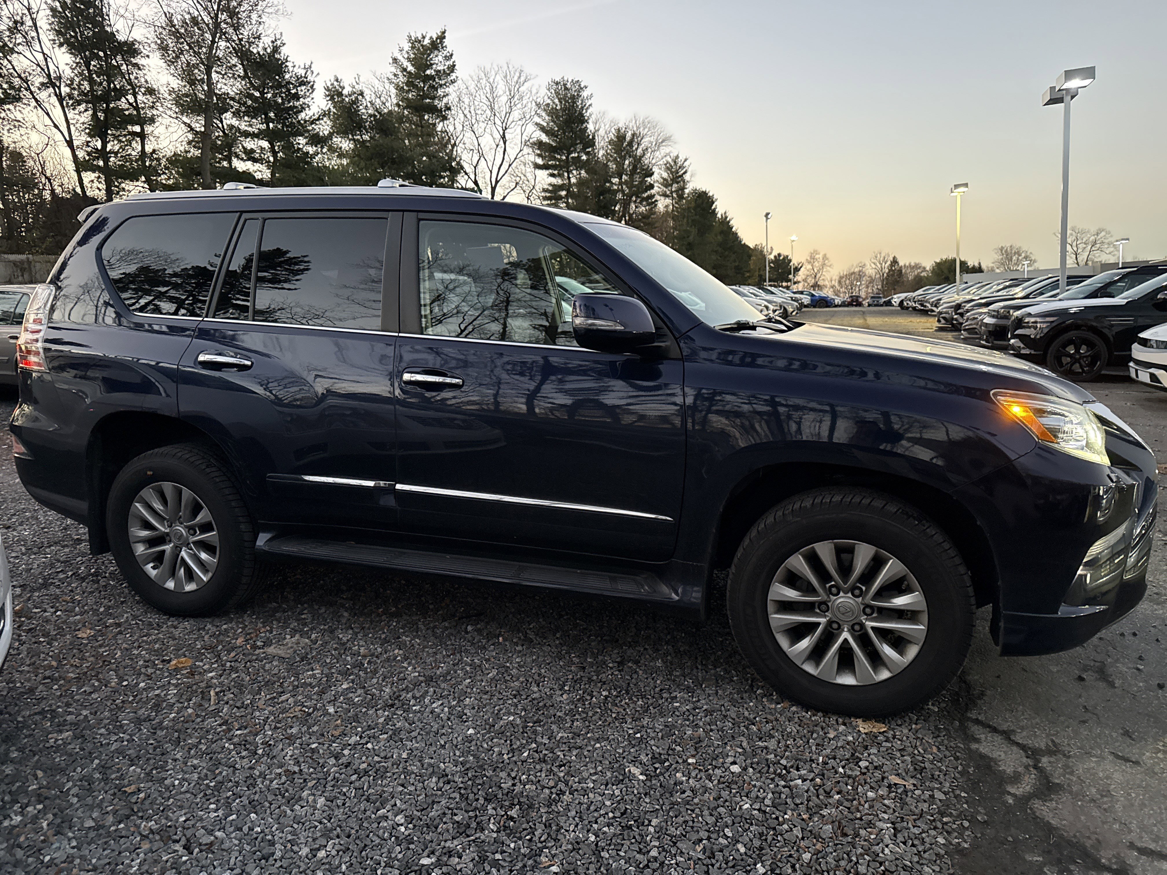 Used 2019 Lexus GX 460 image 9