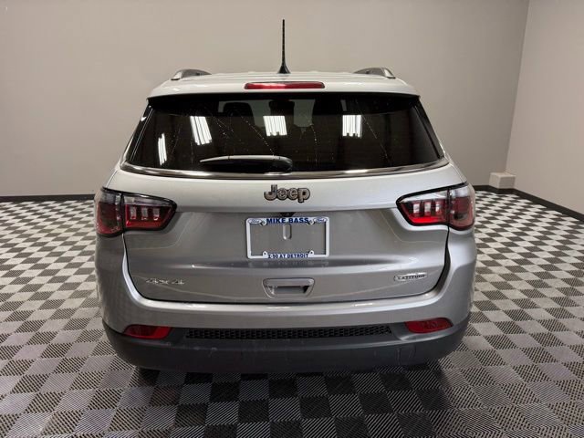 Used 2022 Jeep Compass Latitude AWD/4WD image 10