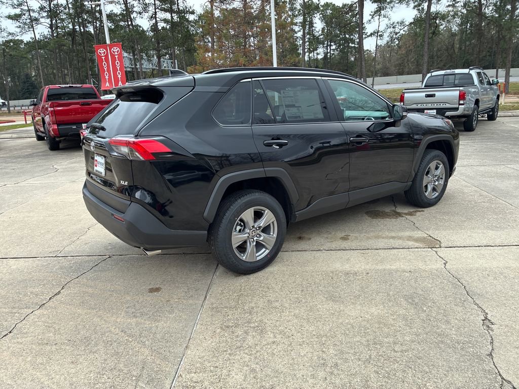 New 2025 Toyota RAV4 XLE image 7