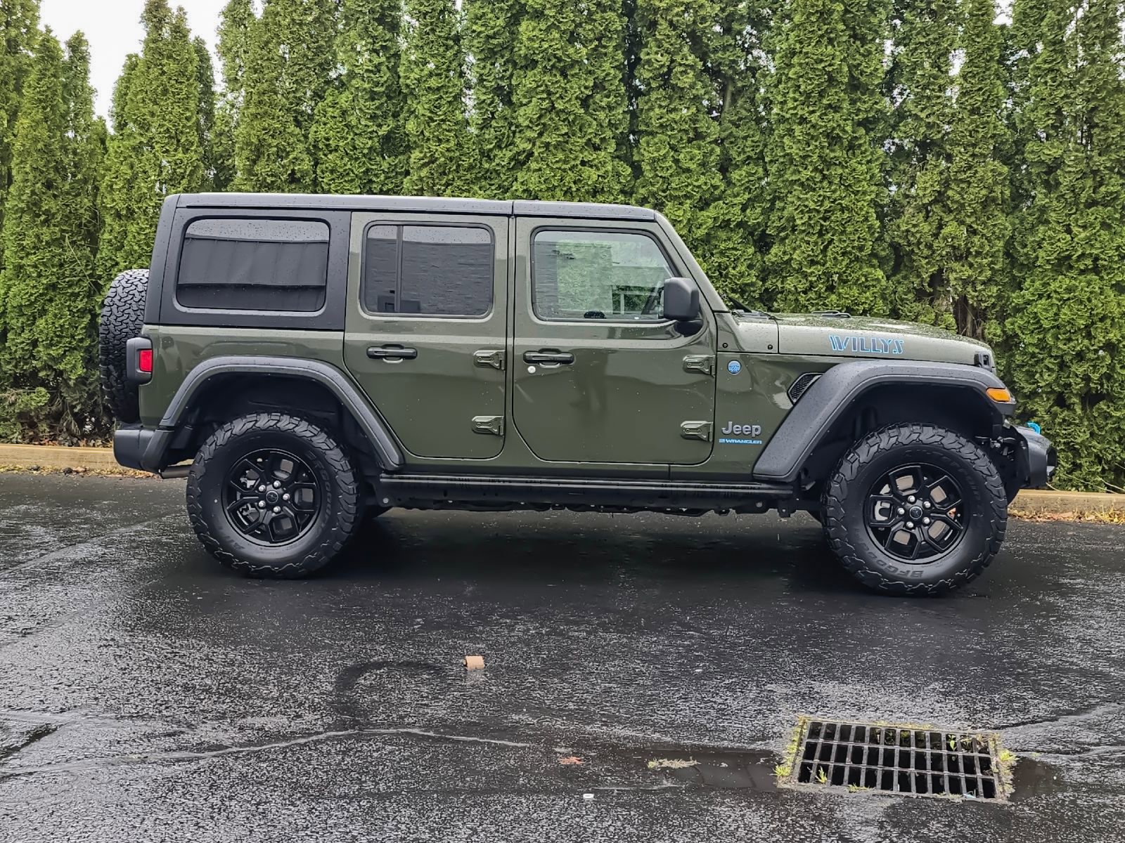 Used 2024 Jeep Wrangler Unlimited image 2