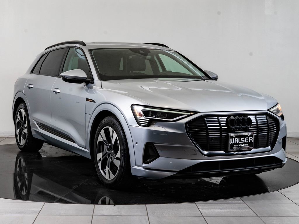 Used 2021 Audi e-tron Premium w/ Convenience Plus Package AWD/4WD image 12