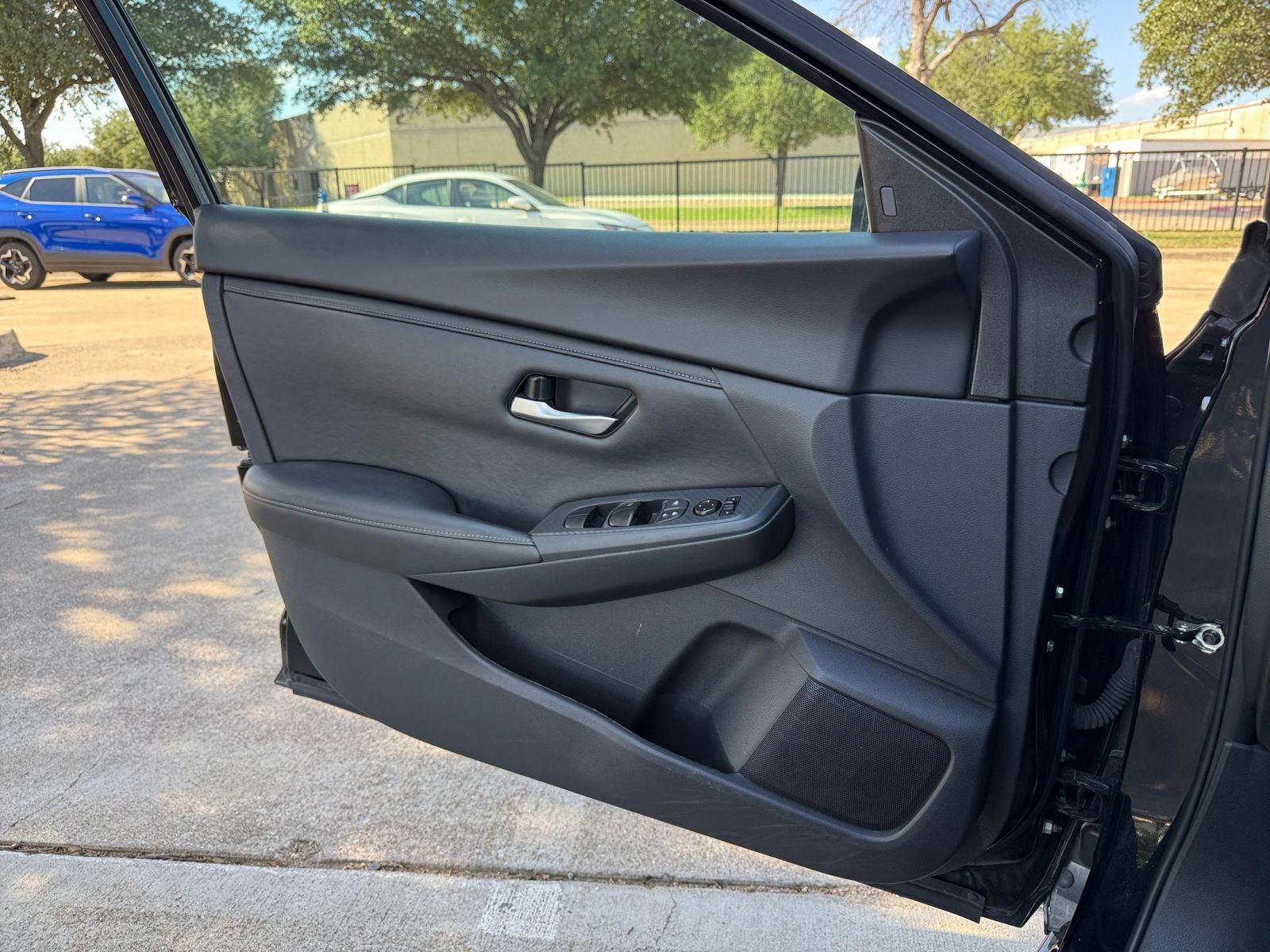 Used 2025 Nissan Sentra SV FWD image 18