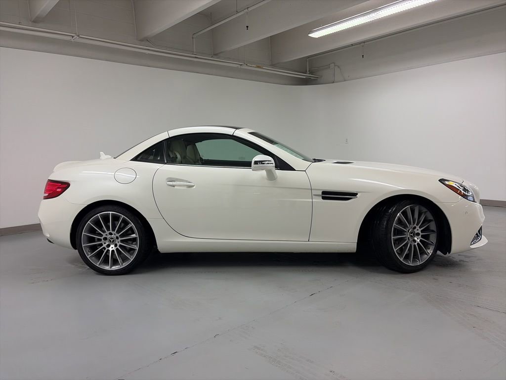 Used 2020 Mercedes-Benz SLC 300 image 7