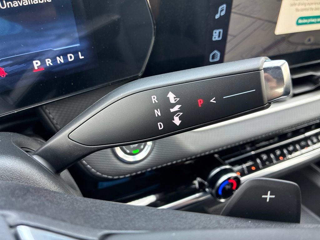 New 2027 Chevrolet Equinox LT w/ Convenience Package II FWD image 29