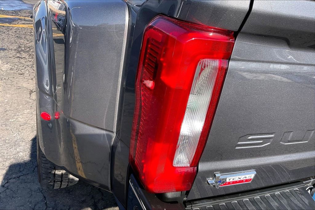 Used 2024 Ford F350 XLT image 27
