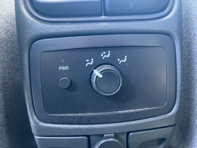 Used 2004 GMC Envoy SLE w/ Preferred Equipment Group image 26