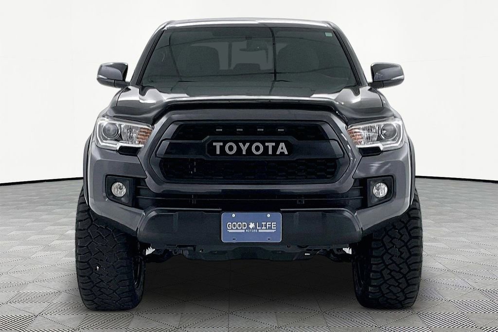 Used 2016 Toyota Tacoma TRD Off-Road w/ Premium & Technology Package image 2