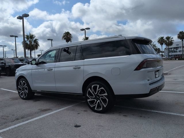 New 2026 Lincoln Navigator L Reserve AWD/4WD image 6
