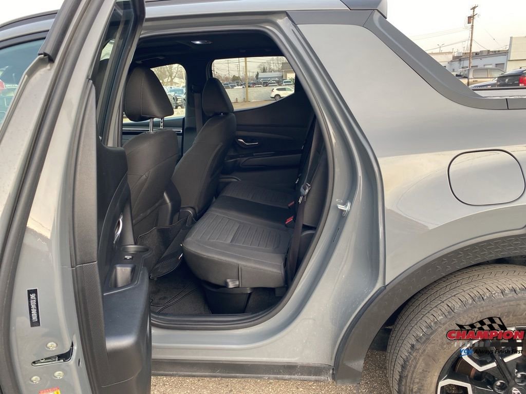 Used 2022 Hyundai Santa Cruz SEL Premium image 14