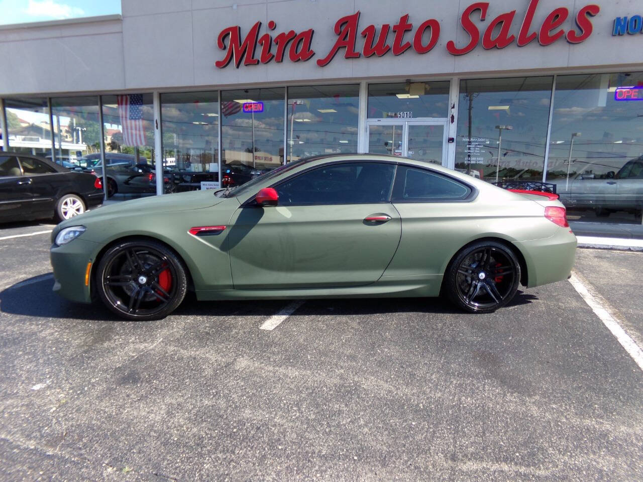 Used 2014 BMW M6 Coupe w/ Competition Package RWD image 2