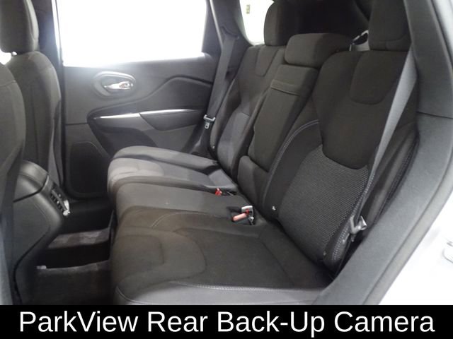 Used 2019 Jeep Cherokee Latitude w/ Popular Appearance Group image 11