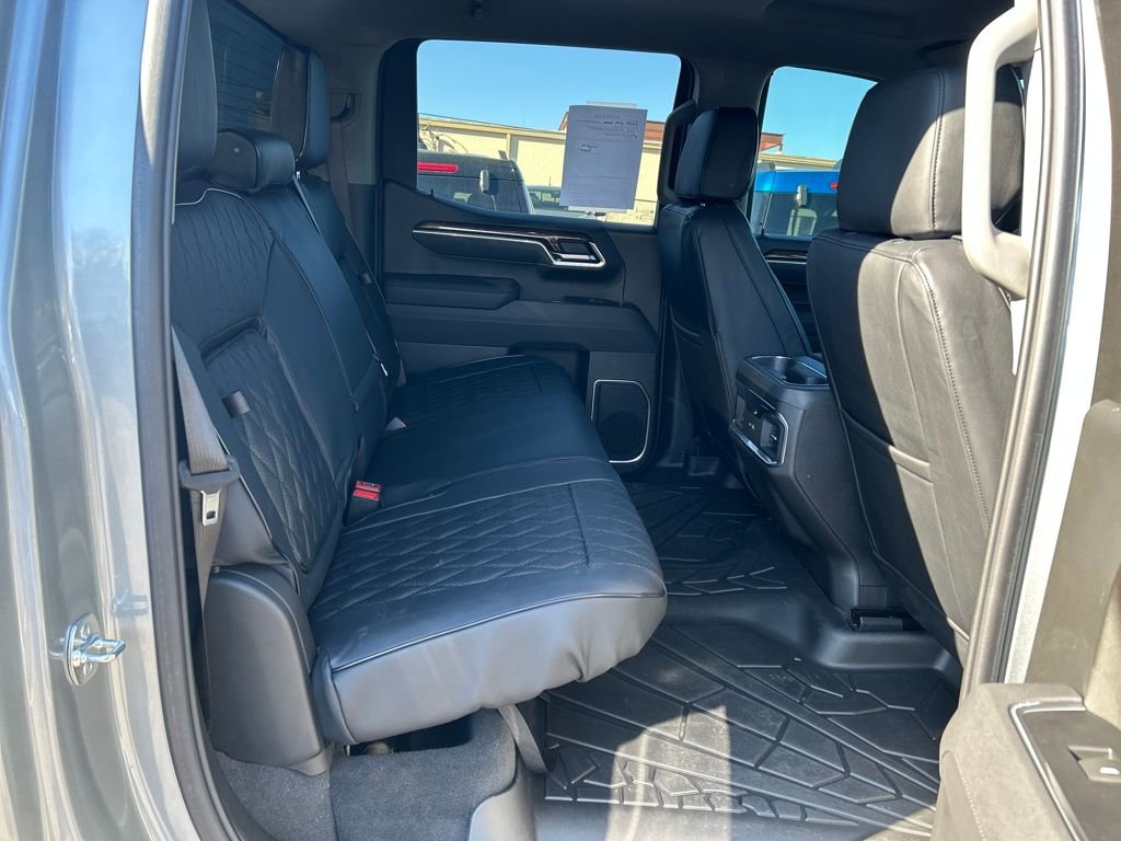 Used 2025 GMC Sierra 1500 Elevation image 32