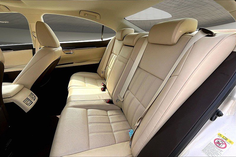 Used 2017 Lexus ES 350 w/ Luxury Package FWD image 23