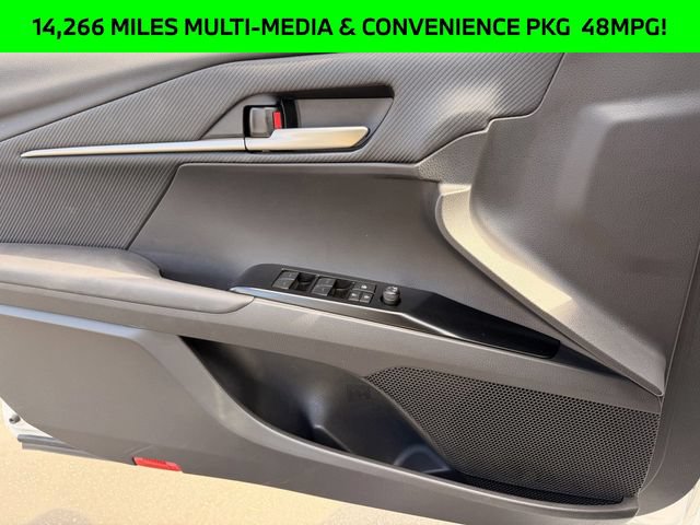 Used 2025 Toyota Camry SE FWD image 13