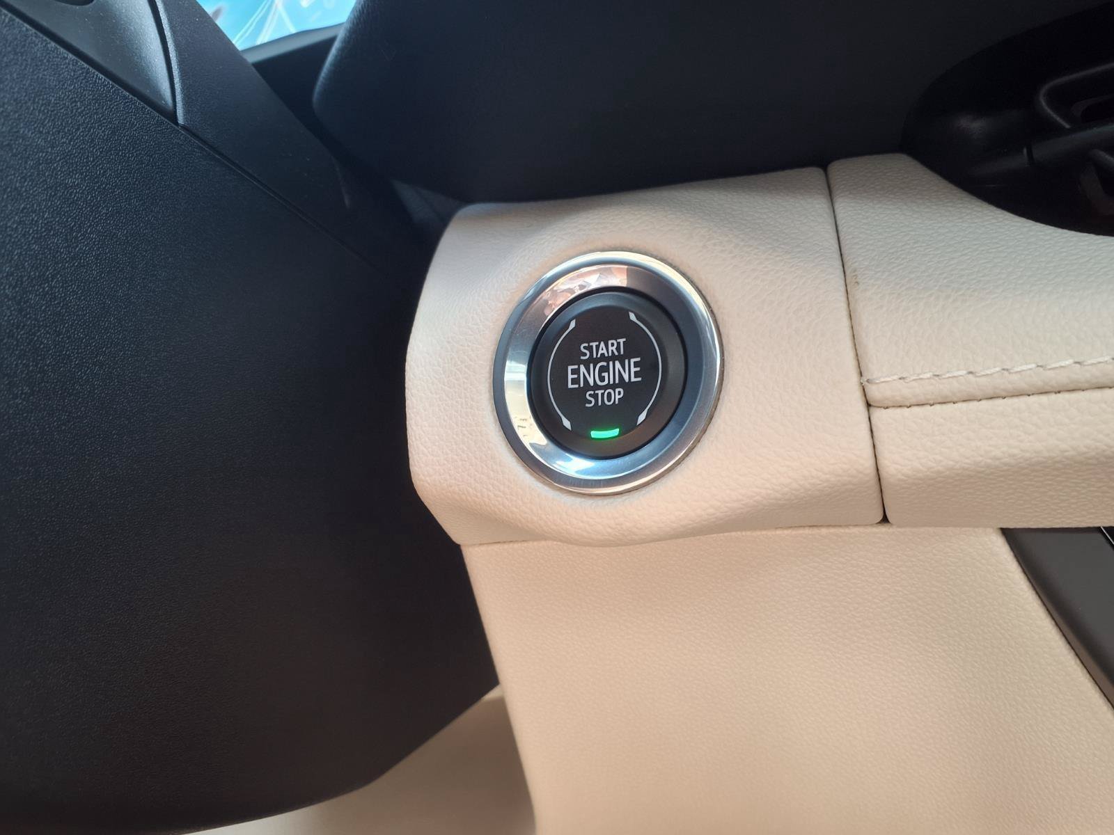 Used 2023 Buick Envision Essence AWD/4WD image 17
