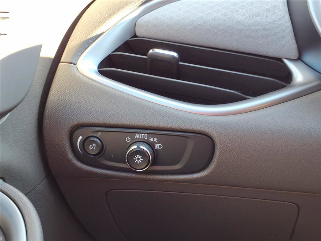 Used 2022 Chevrolet Malibu LT image 18