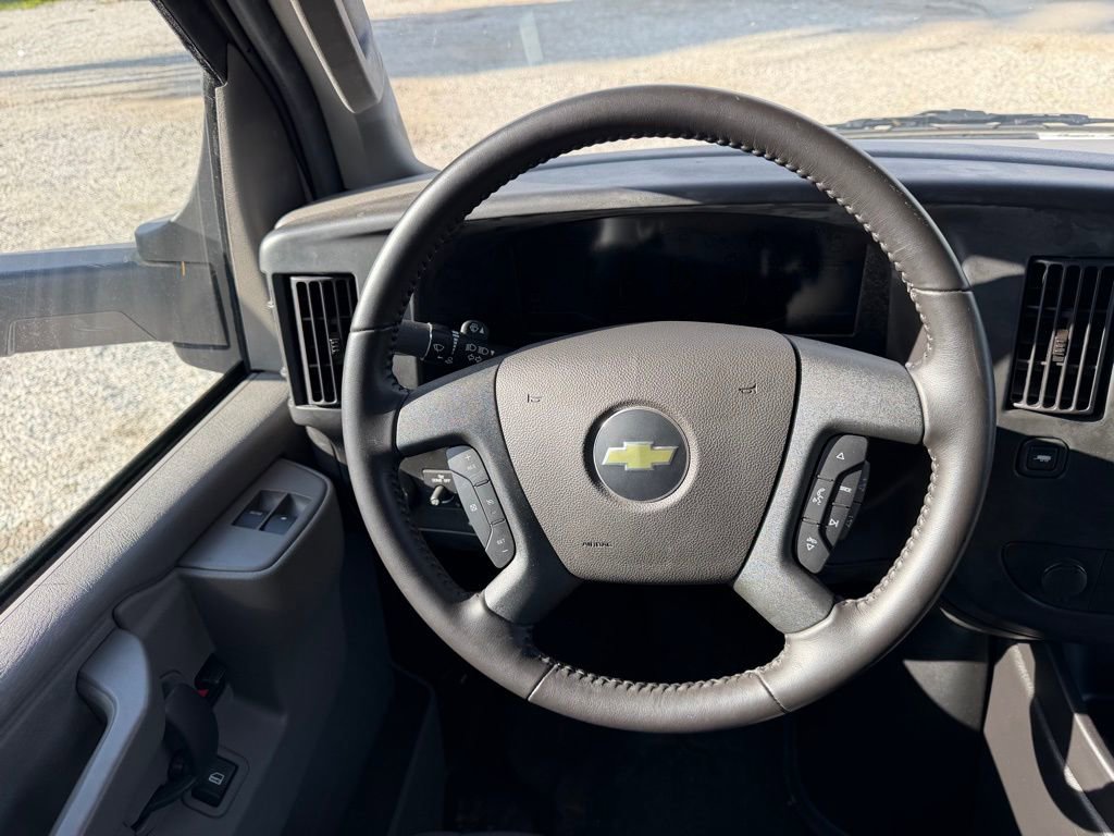 Used 2023 Chevrolet Express 4500 Extended w/ Power Convenience Package image 16
