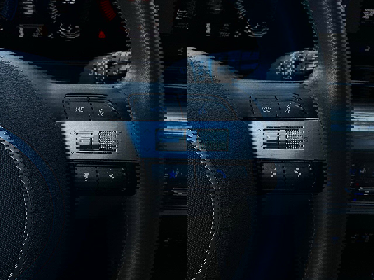 Used 2025 Hyundai Kona SEL image 36