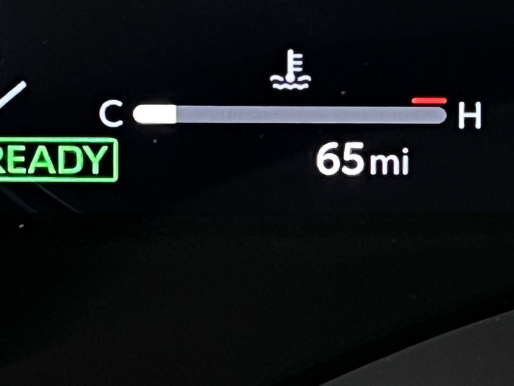 Used 2025 Toyota Sienna XLE Woodland Edition image 22