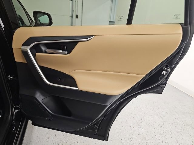 Used 2019 Toyota RAV4 XLE w/ Convenience Package image 34