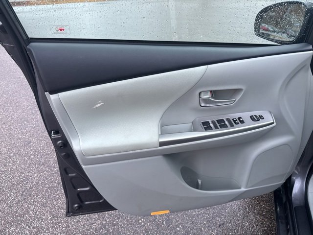 Used 2012 Toyota Prius V image 14