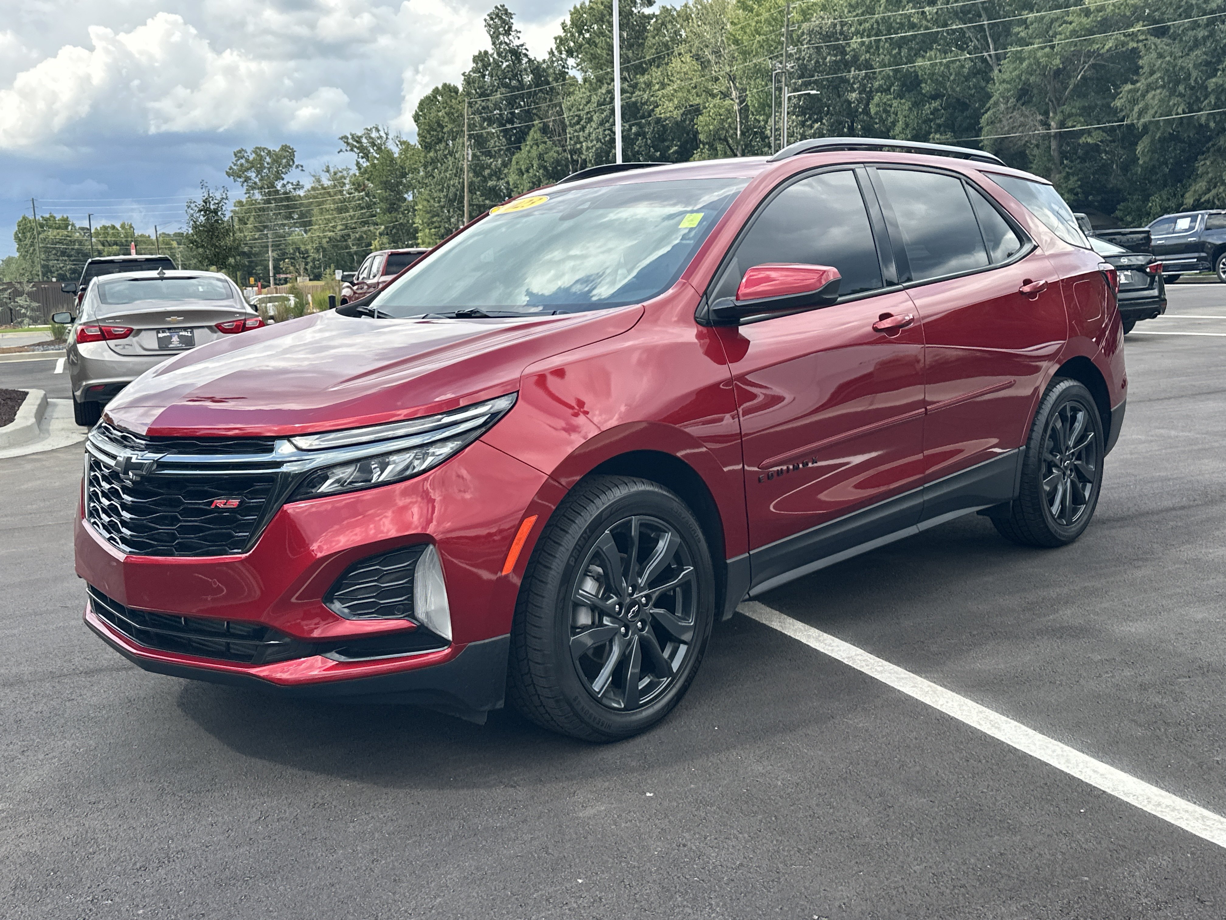 Used 2023 Chevrolet Equinox RS FWD image 4