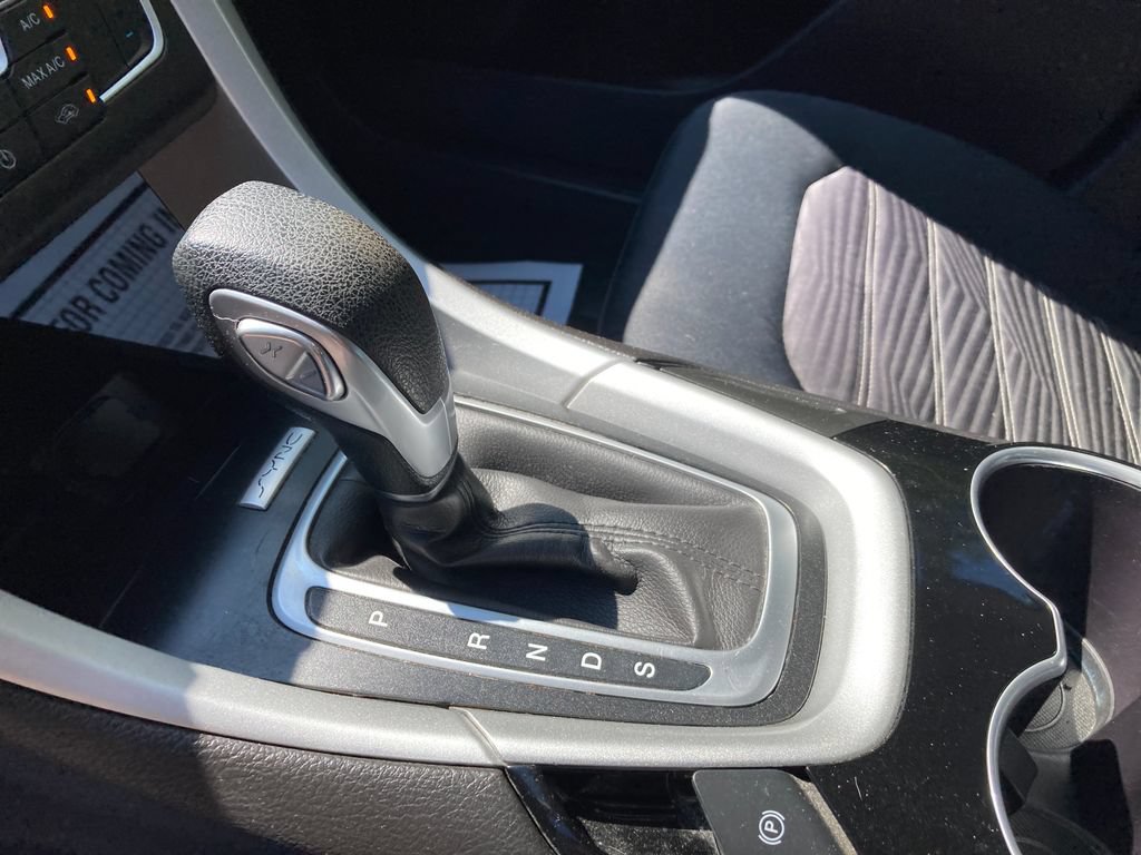 Used 2016 Ford Fusion SE FWD image 28