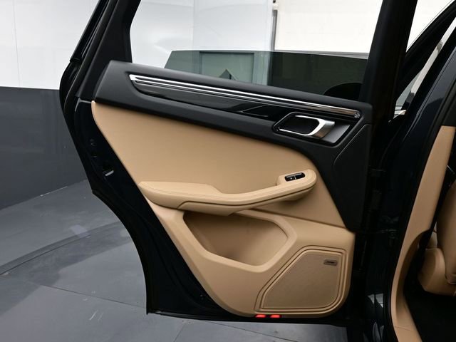 New 2026 Porsche Macan image 13