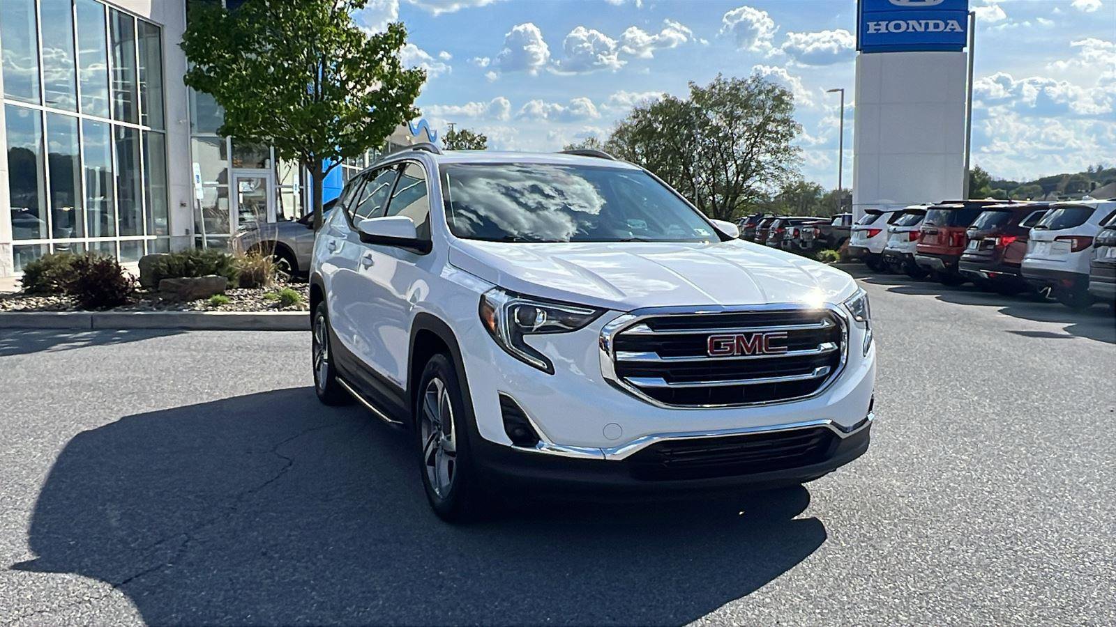 Used 2018 GMC Terrain SLT w/ Infotainment Package II AWD/4WD image 1