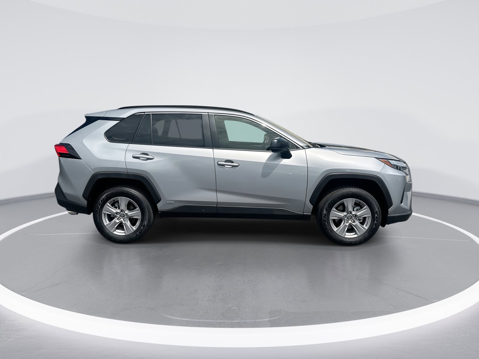 Used 2025 Toyota RAV4 LE AWD/4WD image 10