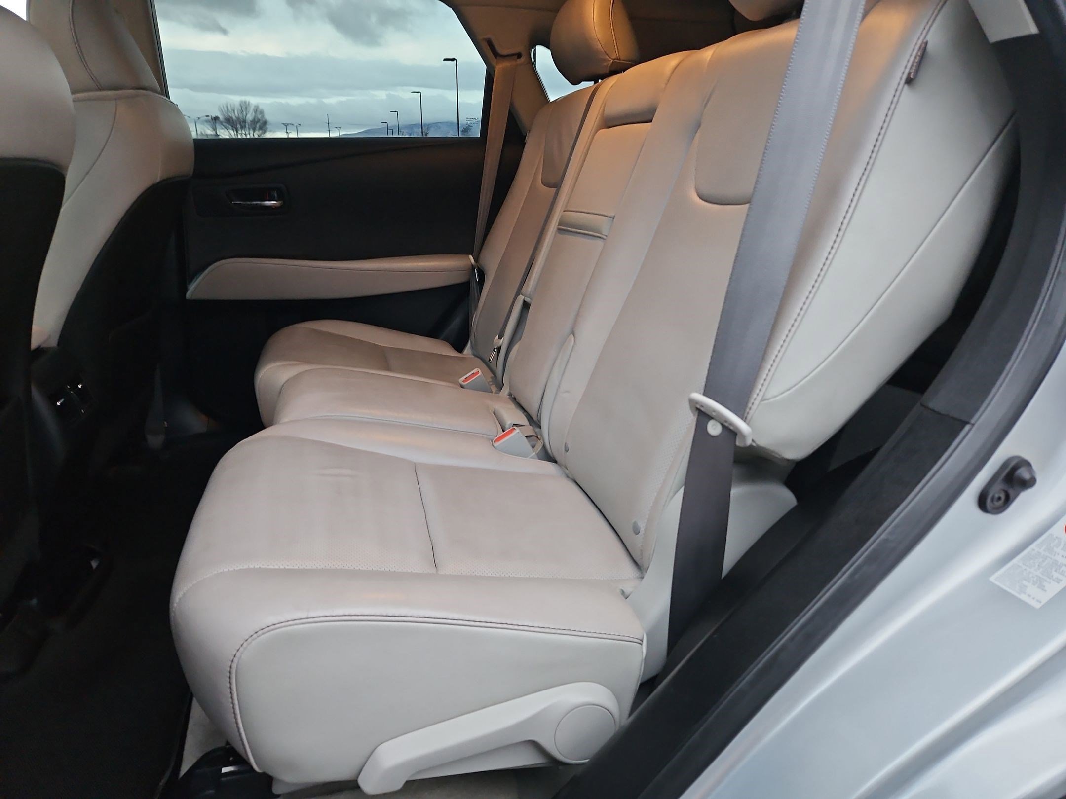 Used 2015 Lexus RX 450h AWD image 30