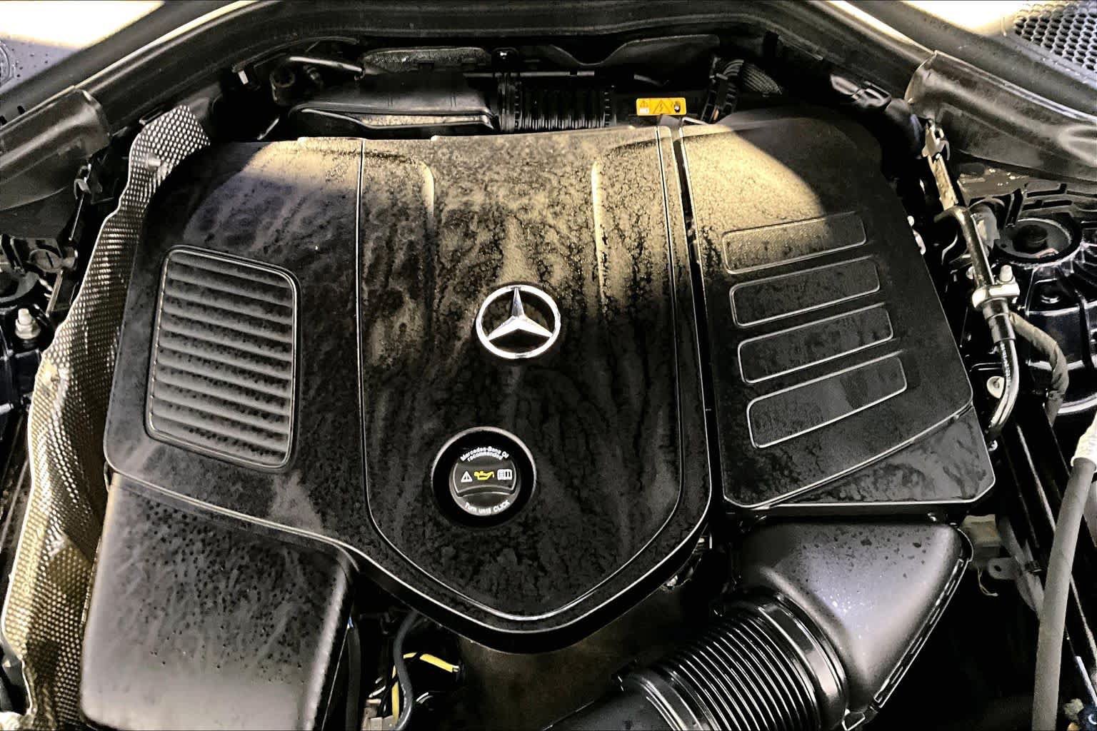 Used 2024 Mercedes-Benz GLC 300 4MATIC image 31