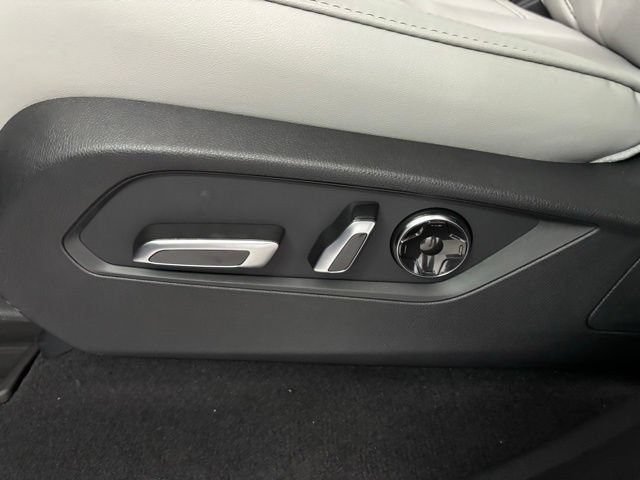 Certified 2026 Acura MDX FWD w/ Technology Package image 11
