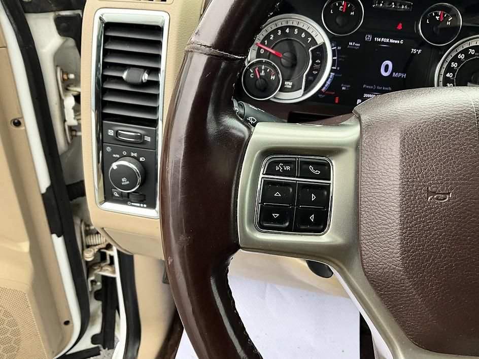 Used 2017 RAM 1500 Laramie w/ Convenience Group AWD/4WD image 34