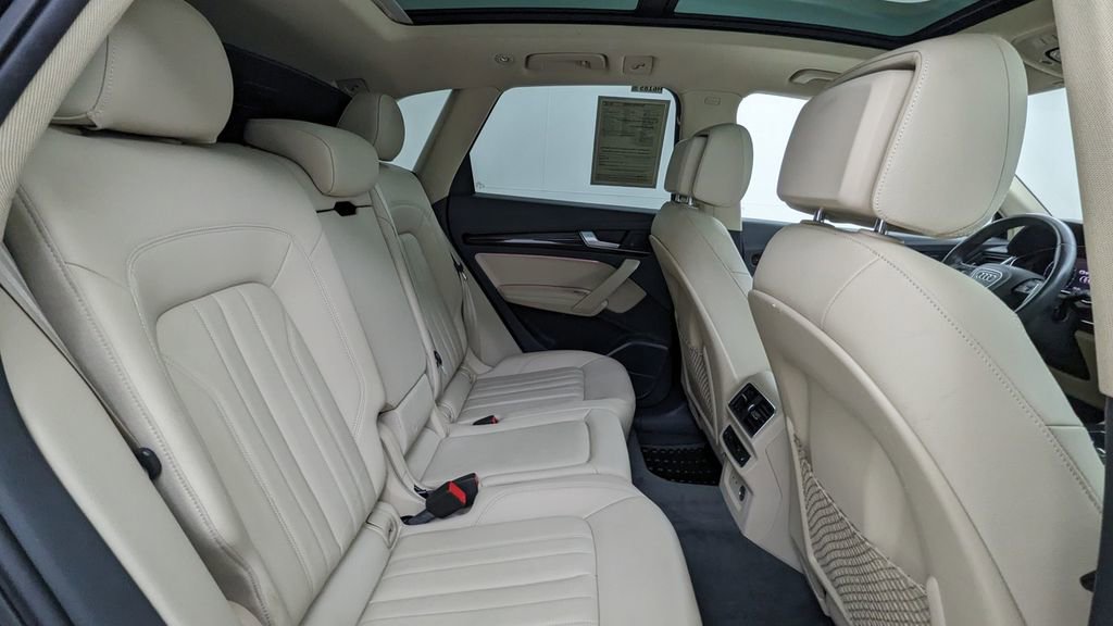 Used 2019 Audi Q5 Prestige w/ Prestige Package image 36